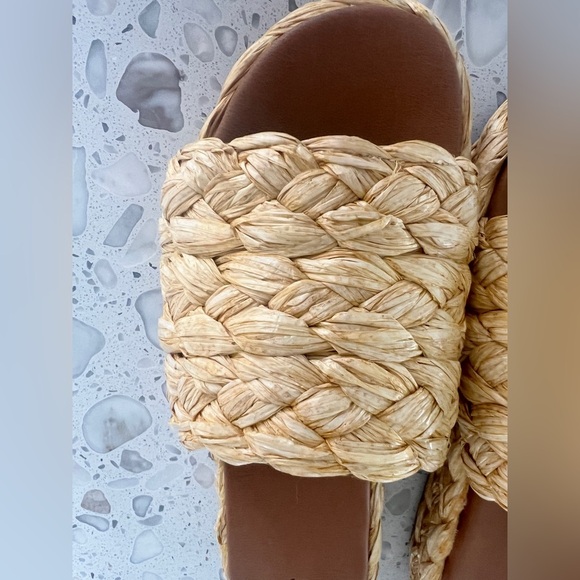 Raffia Slides - 9 - Picture 7 of 9